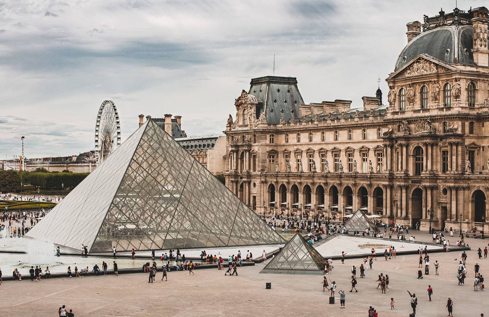 See the Louvre&rsquo;s masterpieces with a private guide