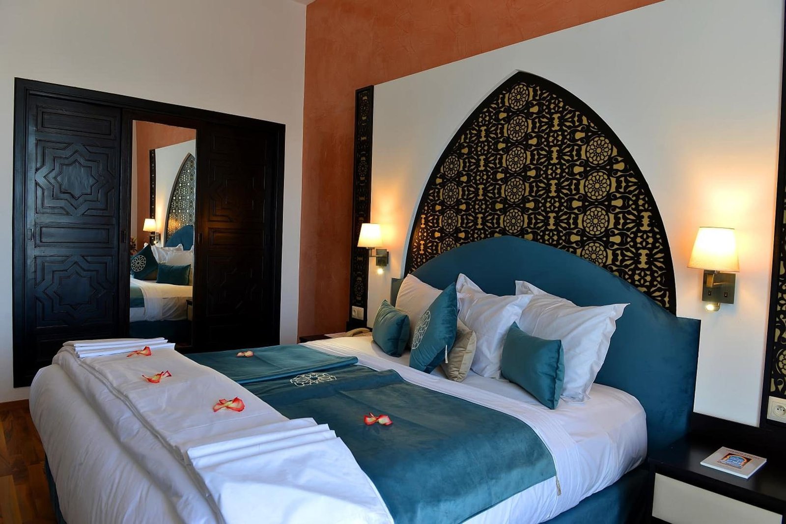 El Minzah Hotel